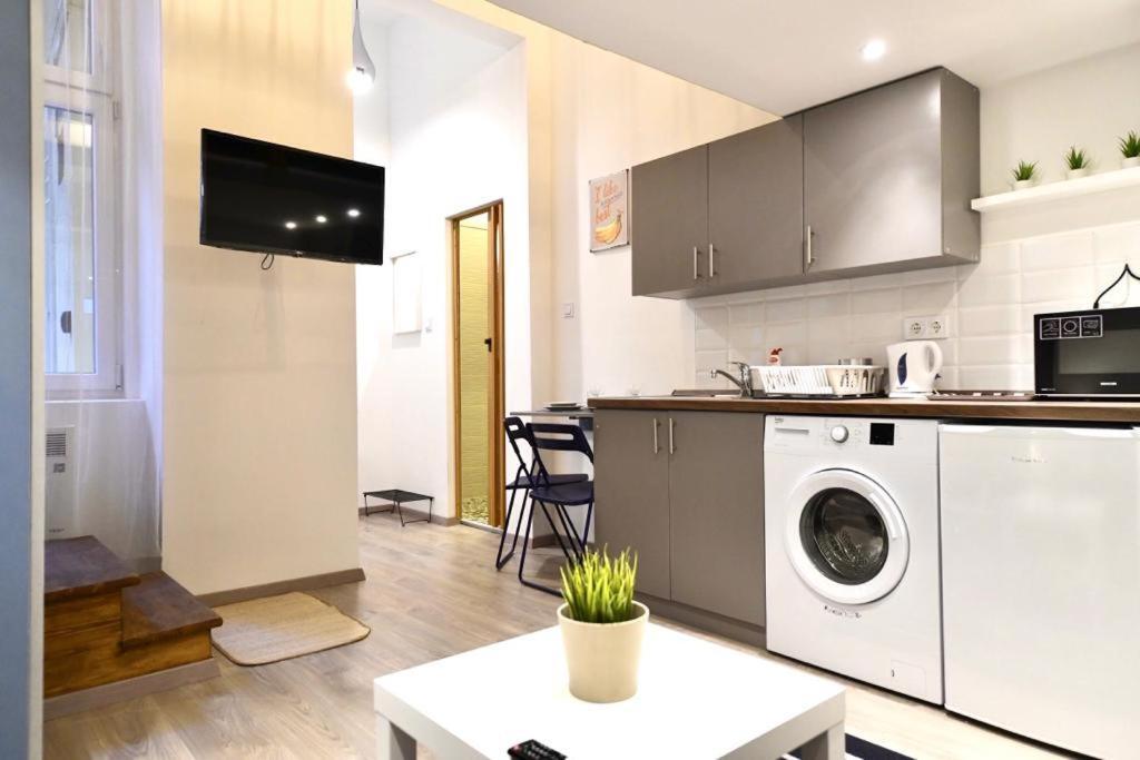 Cosy Flat In Kiraly Str, King Apartment บูดาเปสต์ ภายนอก รูปภาพ