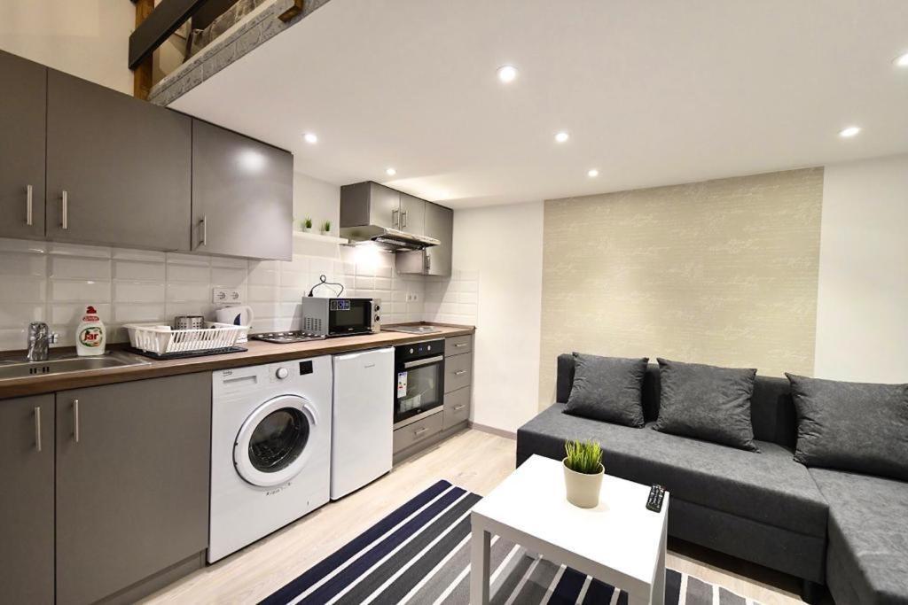 Cosy Flat In Kiraly Str, King Apartment บูดาเปสต์ ภายนอก รูปภาพ